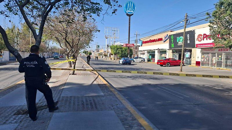 Balean a policía vial cuando abordaba su patrulla en León